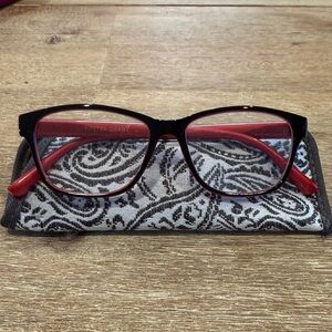 Foster Grant Women's Glasses with Black Frame and Red Accents 1.50